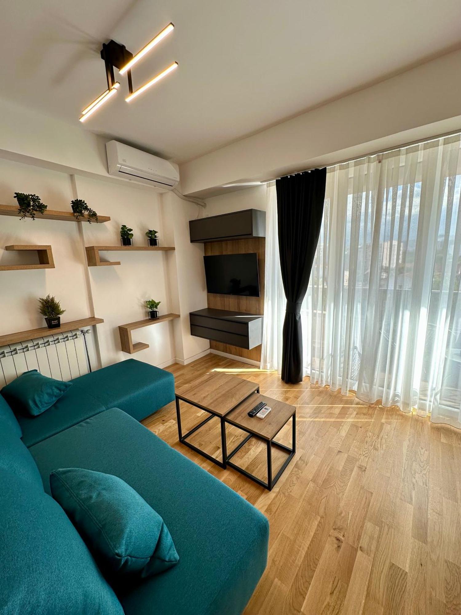Downtown Riverside Apartments Скопье Экстерьер фото