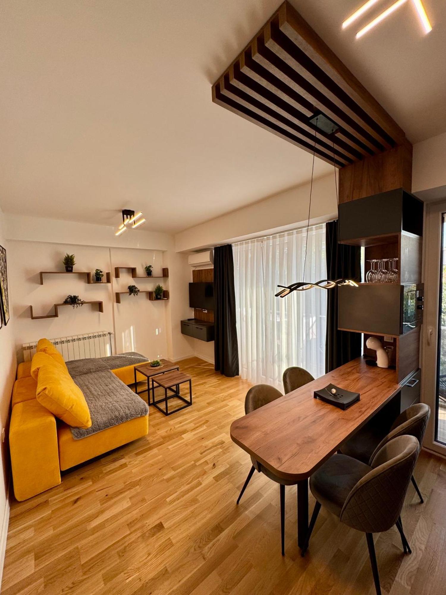 Downtown Riverside Apartments Скопье Экстерьер фото