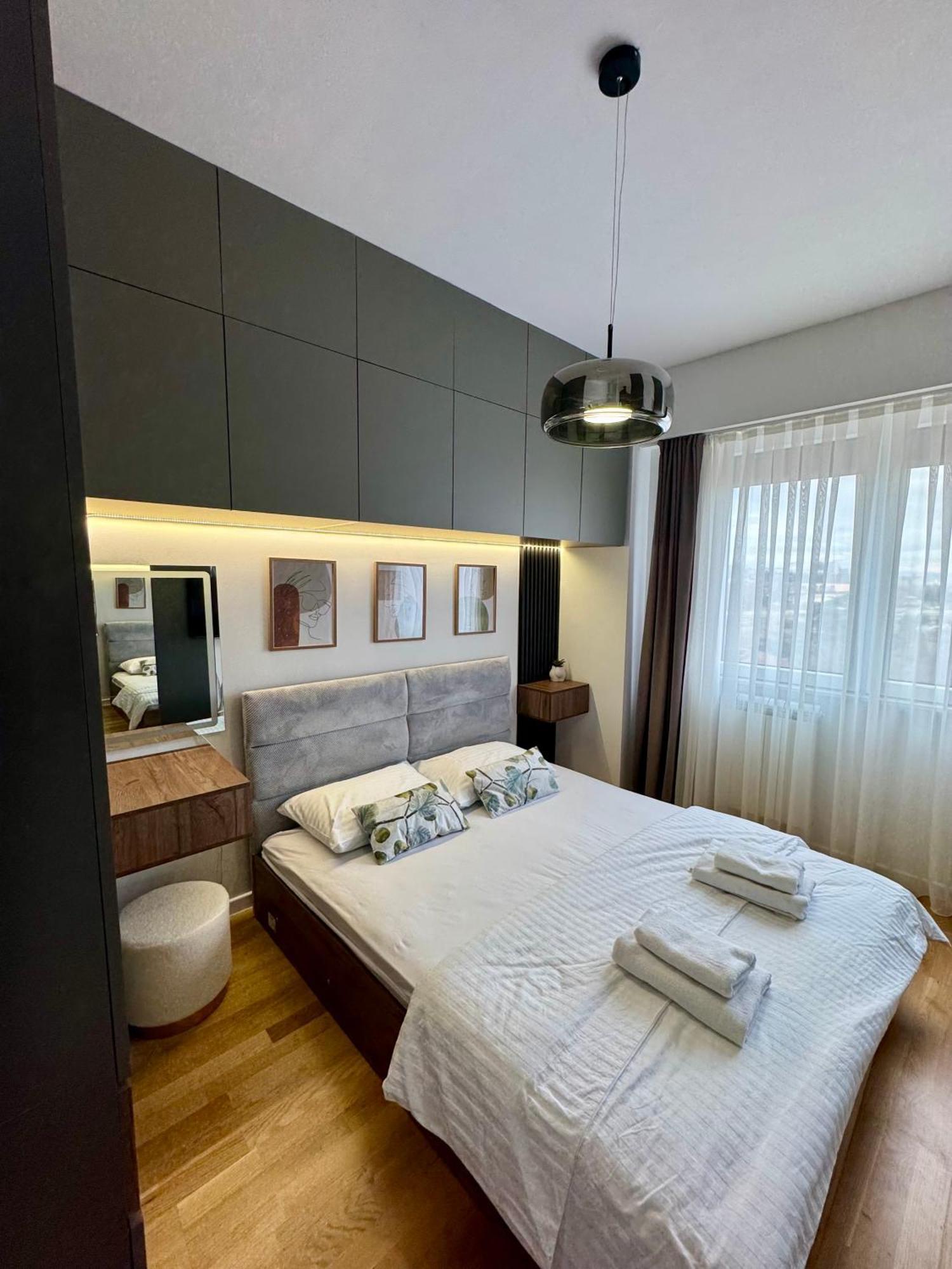 Downtown Riverside Apartments Скопье Экстерьер фото